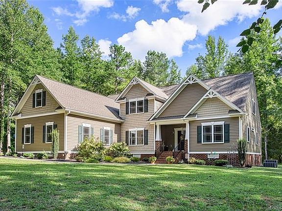 3rd image of 8324 Drakes Landing Ct