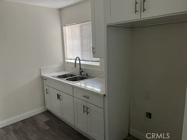 820 N Adele St #B — Photo 8