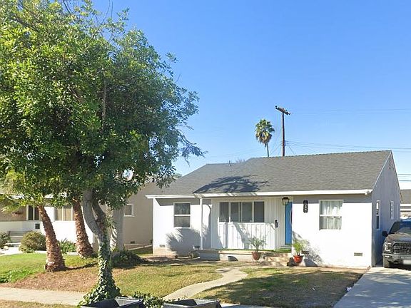 Front of house with Driveway access/parking