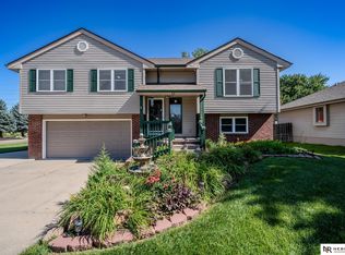2208 Deerfield Ave, Fremont, NE 68025