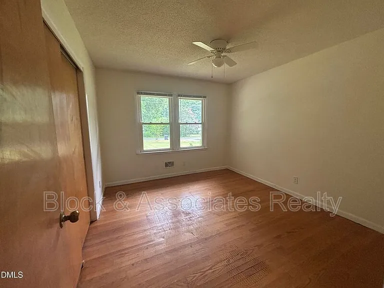 3609 Melrose Dr — Photo 32