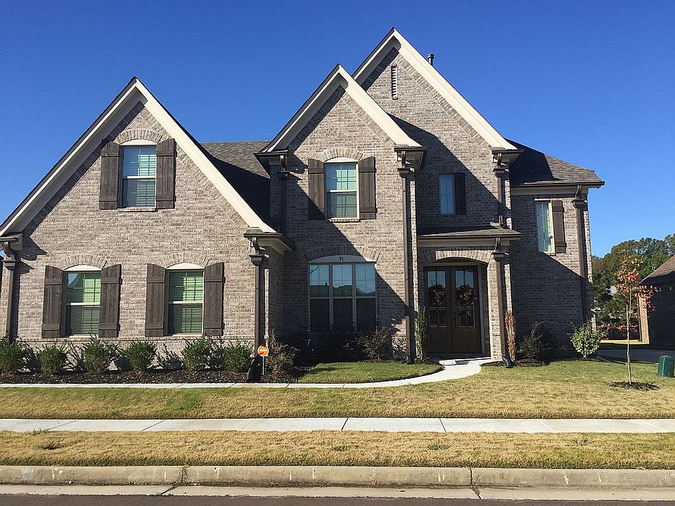 1st image of 91 Grays Park Dr