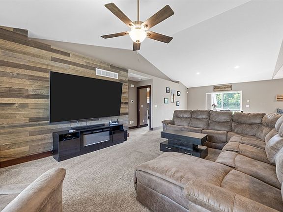5th image of 5410 Triple Crown Dr