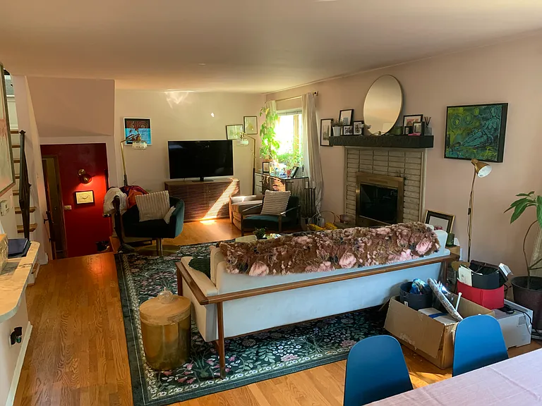 2111 Livingston St — Photo 4