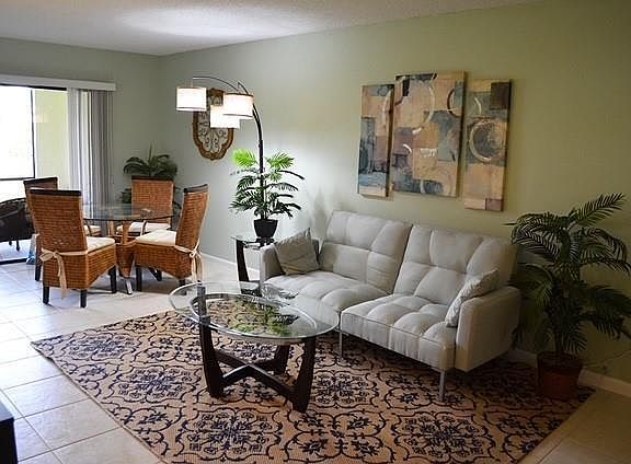 4th image of 301 Olivewood Pl #125