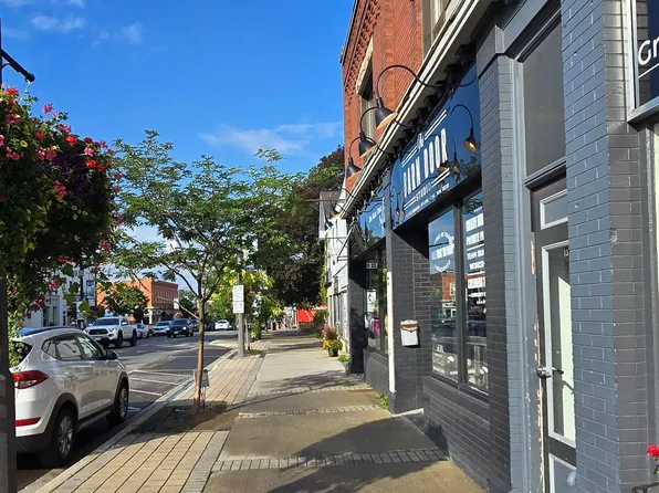 154 Main St E #B, Milton, ON L9T 1N6