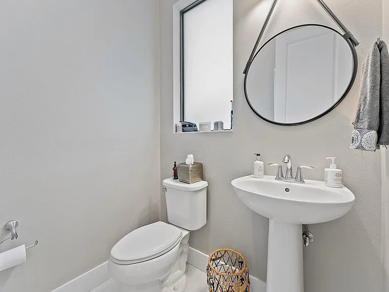 1077 Faulkner Ter — Photo 22