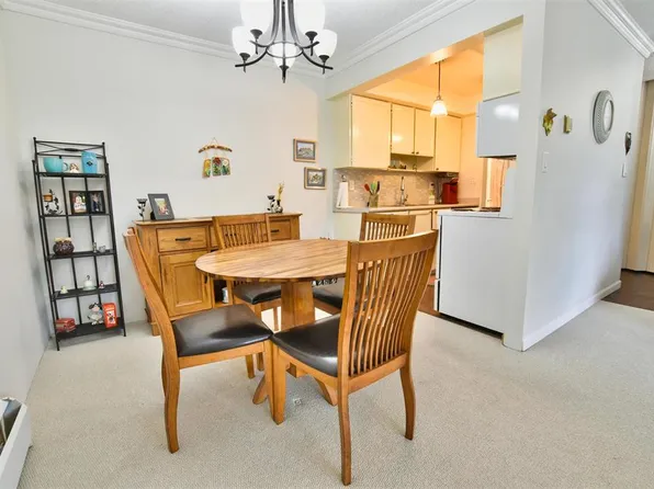 1330 Martin St #302, White Rock, BC V4B 3W5