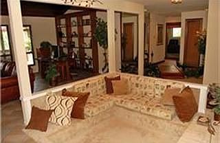 4th image of 423 Hedgecroft Dr