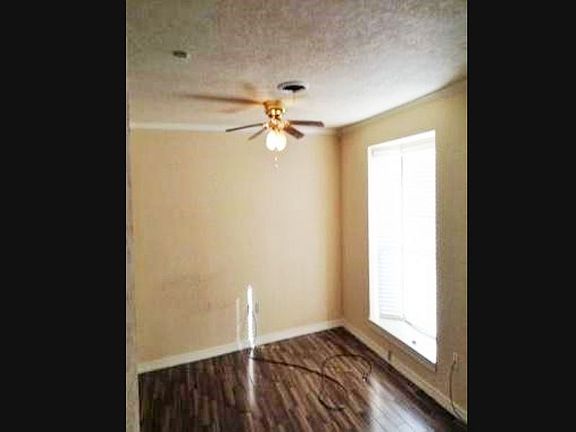 3rd image of 2326 NW 35th St