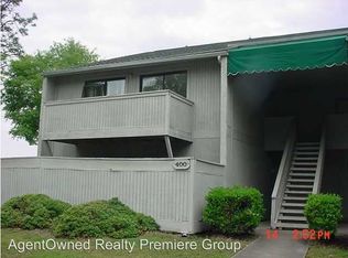 404 Greencastle Dr, Goose Creek, SC 29445