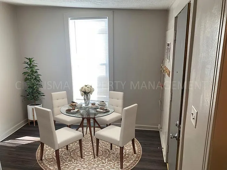 817 W 11th St #1 — Photo 13