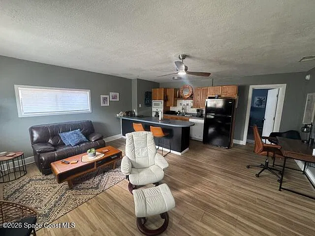 1 bed, 1.0 bath, 675 sqft, $1,825 — Photo 2