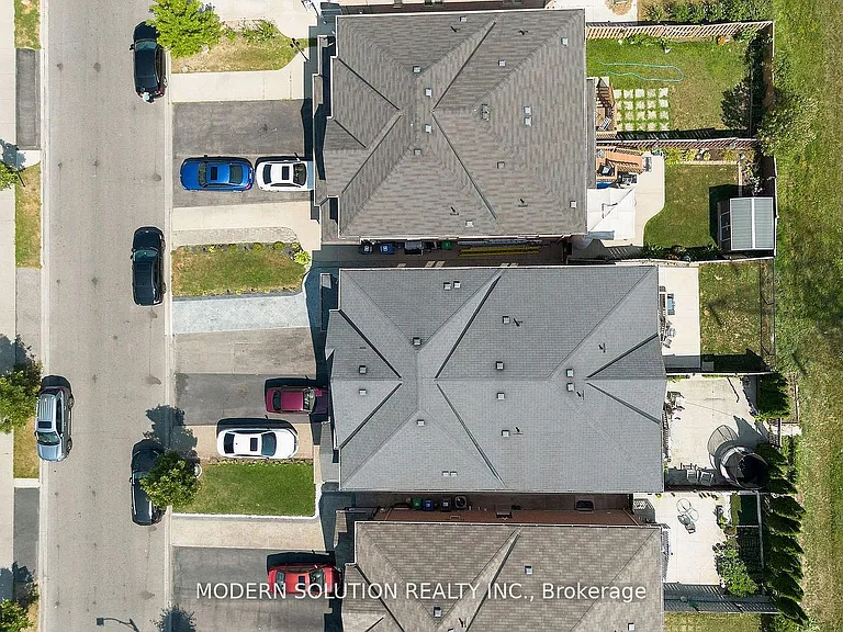 67 Roundstone Dr — Photo 31