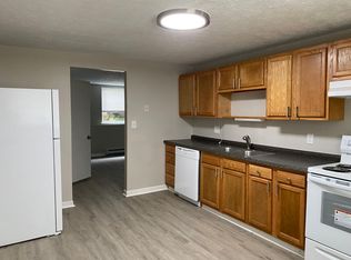 6720 Creekside Dr APT D, Madison, OH 44057