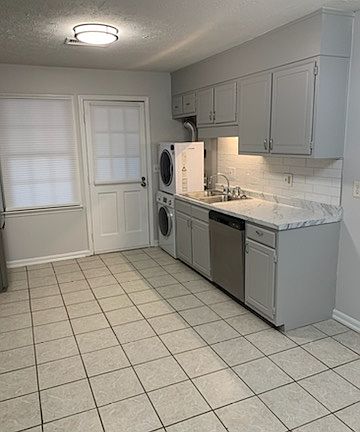 5th image of 230 Kimberly Way SW #230