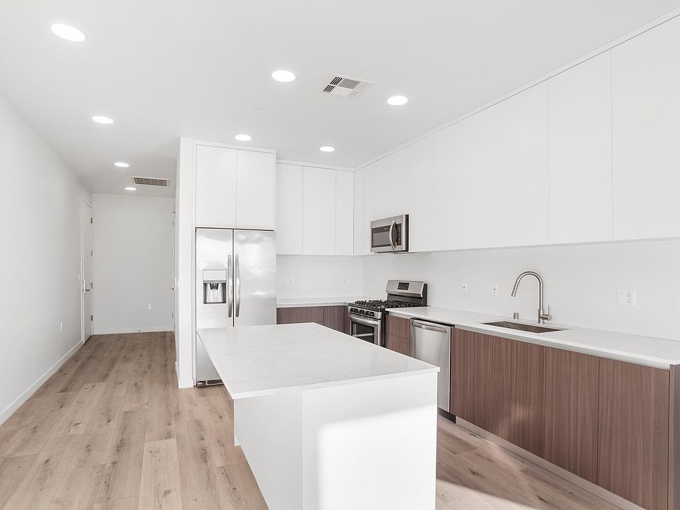 1st image of 4707 Fulton Ave #206
