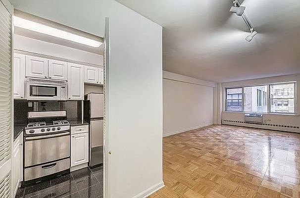 1st image of 300 E 46th St APT 3B