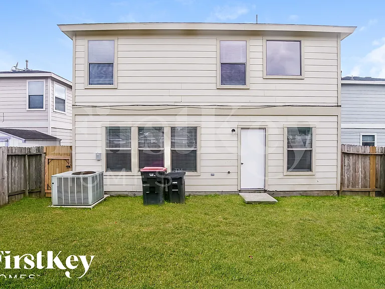 339 Remington Harbor Ct — Photo 18
