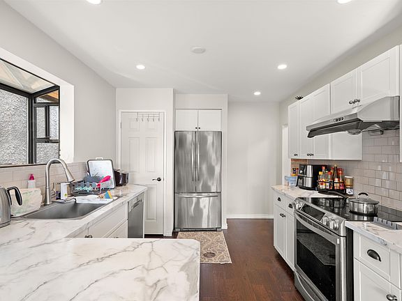 3rd image of 1554 W 65th Ave