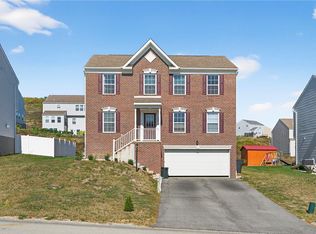 555 Gardenia Dr, Belle Vernon, PA 15012