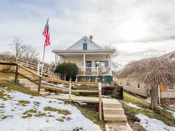 17 Hickory St, Burgettstown, PA 15021