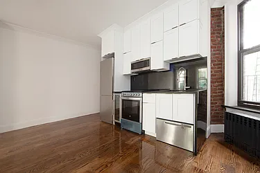 Rented by R New York