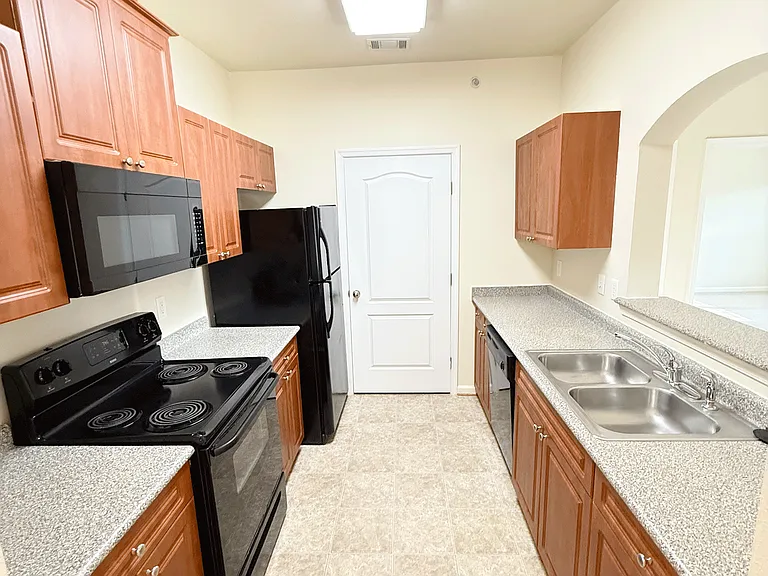Clairmont at Farmgate — Photo 90