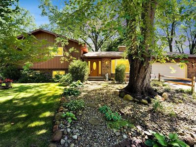 423 Cricket Ln, Trail Creek, IN, 46360
