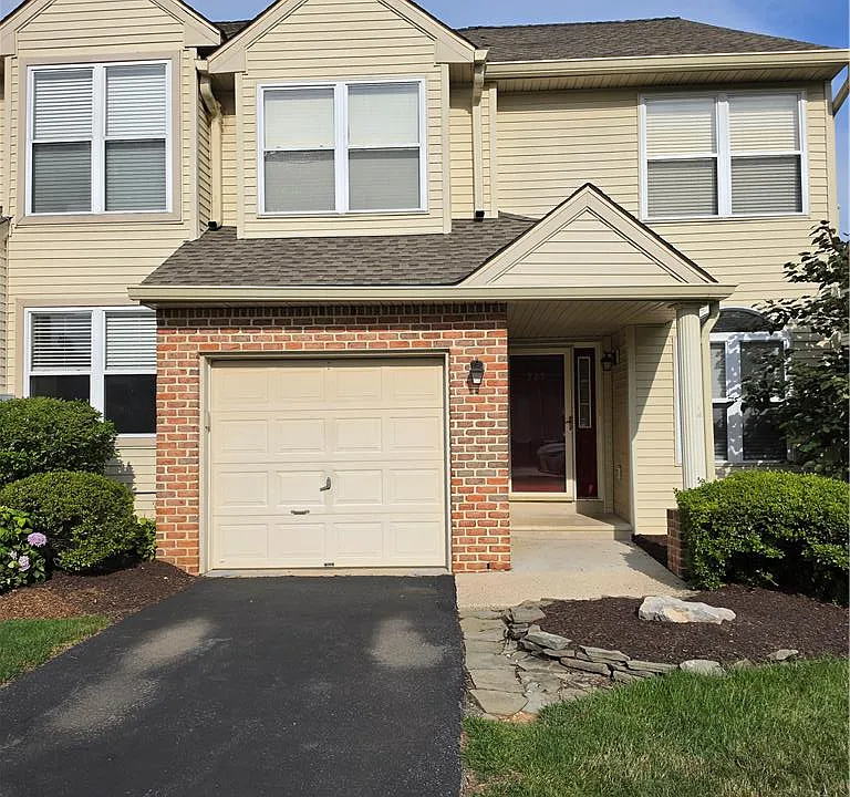 325 Oxford Pl #325