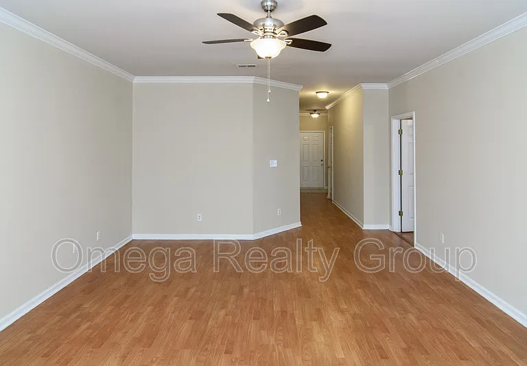 1030 Lexington Dr — Photo 8