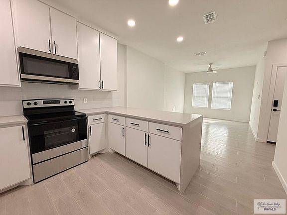 4th image of 4915 Alexa Rd