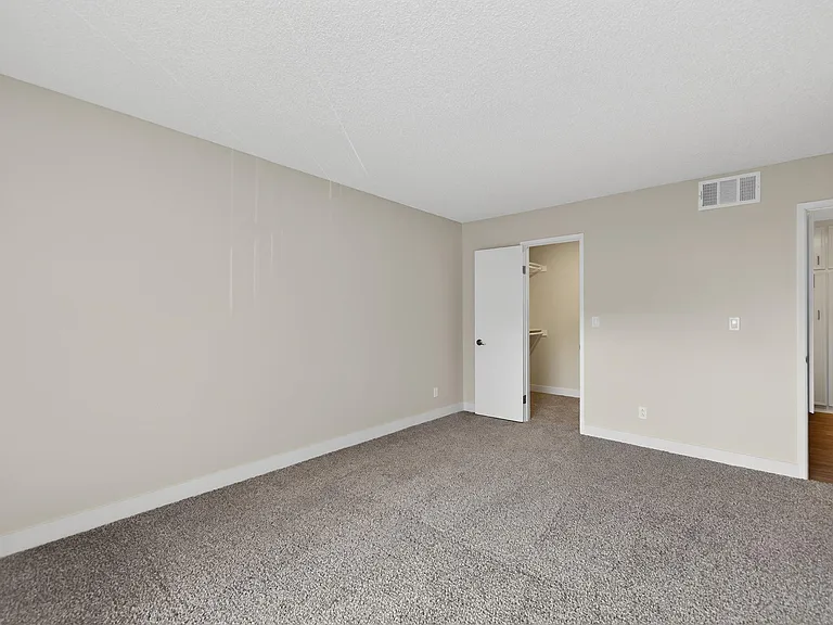 Prado Apartments — Photo 29