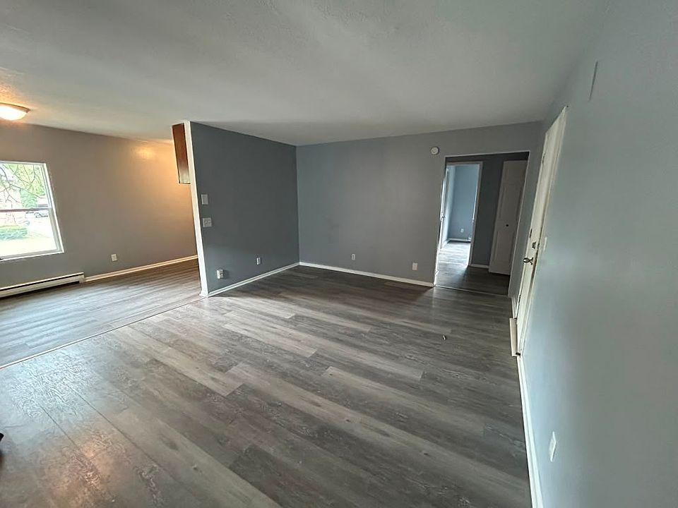 1st image of 1432 Brooke Park Dr APT 1