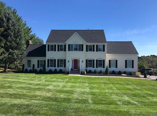 12 Appletree Dr, Annandale, NJ 08801