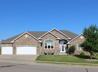 2279 Jo Ann Dr, Asbury, IA 52002