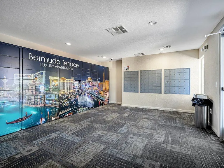 Bermuda Terrace — Photo 27