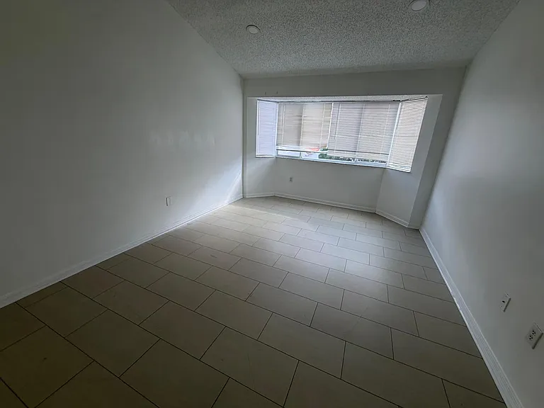 3780 Amalfi Dr #3780 — Photo 40