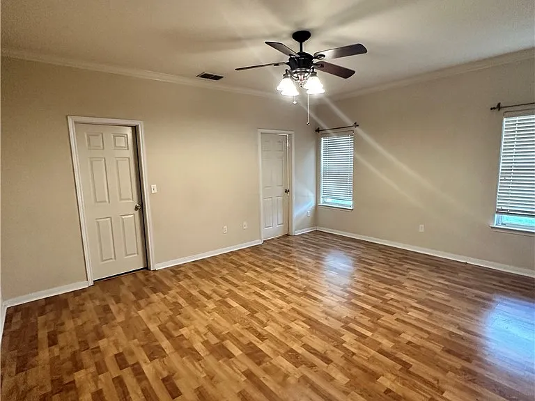 2545 Las Brisas St — Photo 18
