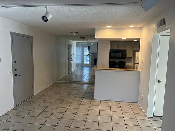 4th image of 9520 Royal Ln APT 115