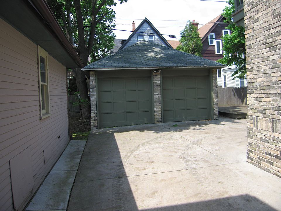 2nd image of 3269 N Marietta Ave