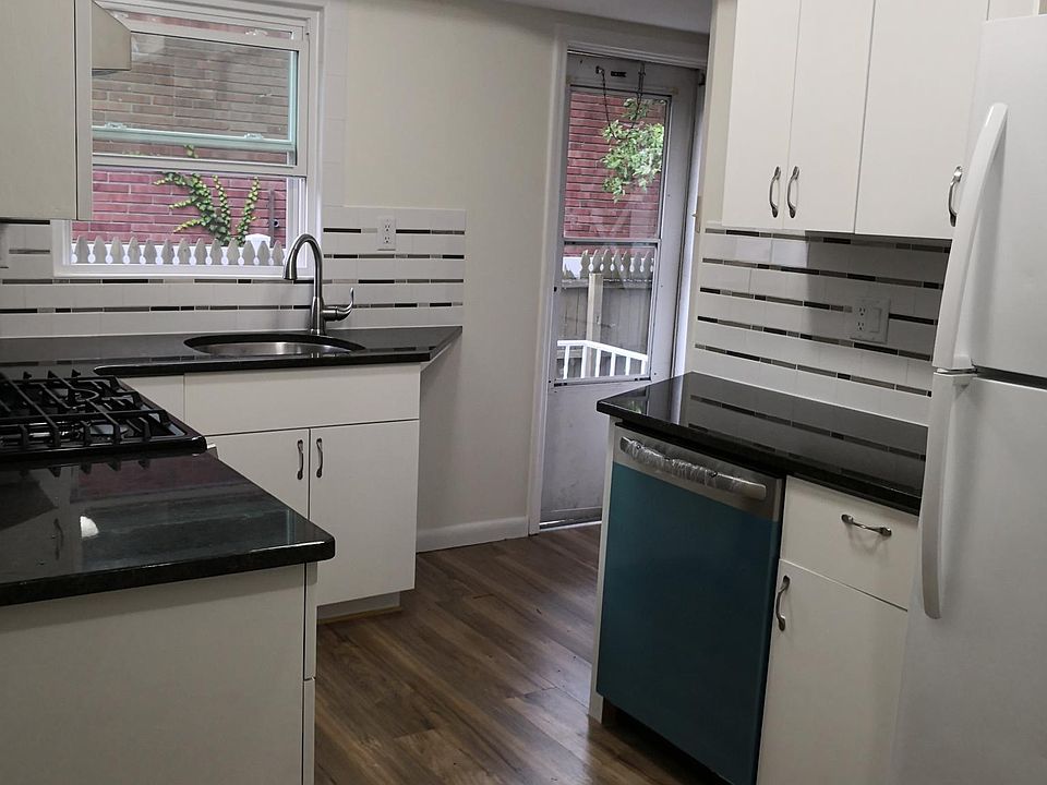 1st image of 111 Dawes Ave