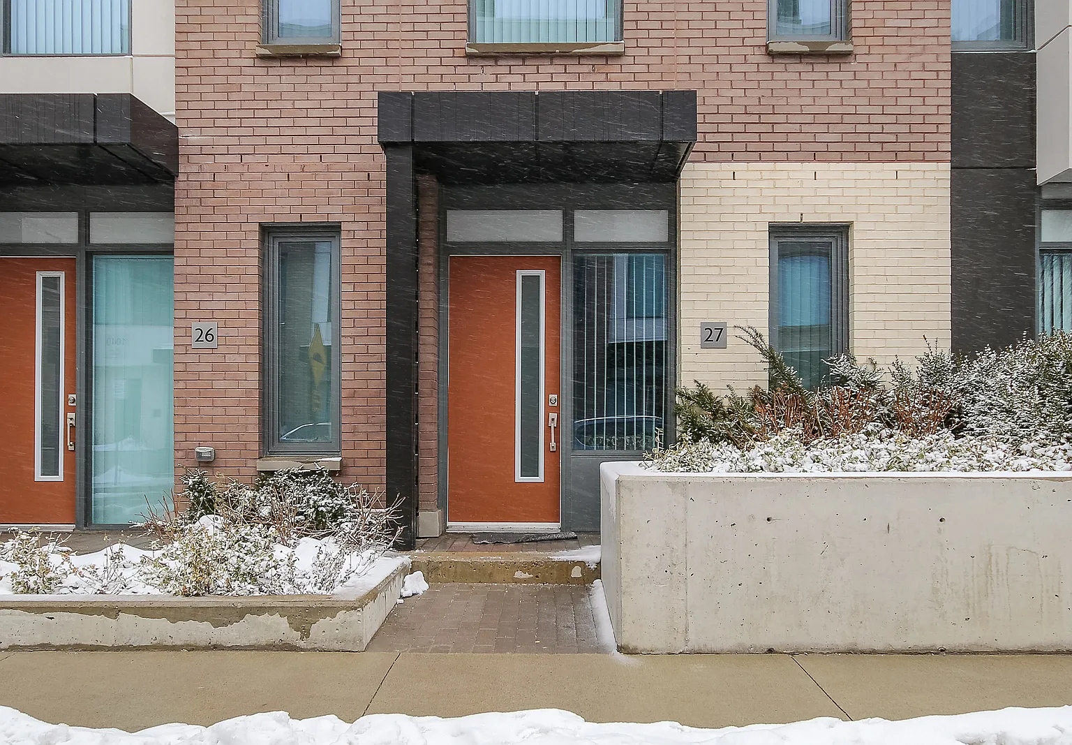 7895 Jane St — Photo 4