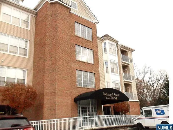 144 Cory Ln Unit 144, Elmwood Park, NJ 07407