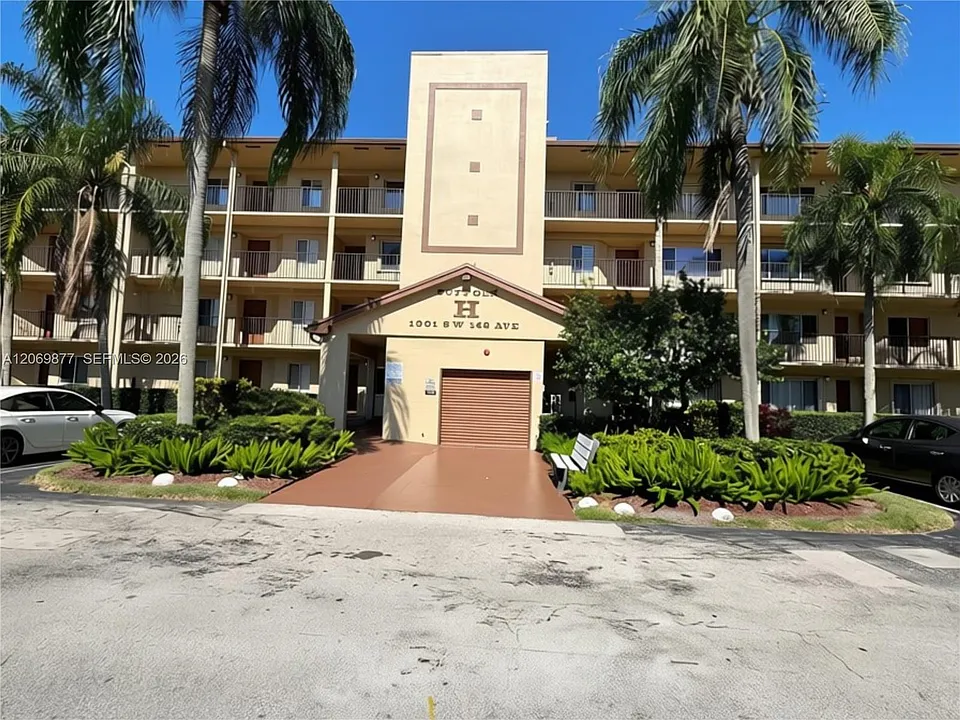 1301 SW 142nd Ave #104-H