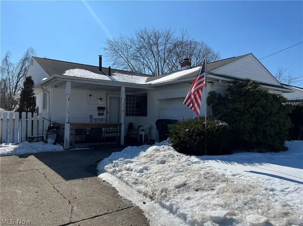 514 6th St NW, North Canton, OH 44720