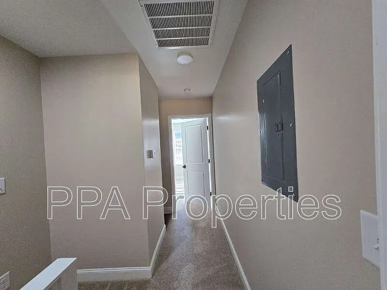 402 Giles St #B — Photo 42