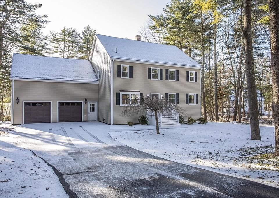 1st image of 11 Pine Hill Dr