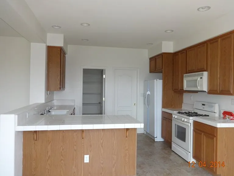 2026 La Rabyn Way — Photo 2