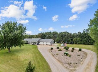 N2291 Winchester Rd, Hortonville, WI 54944